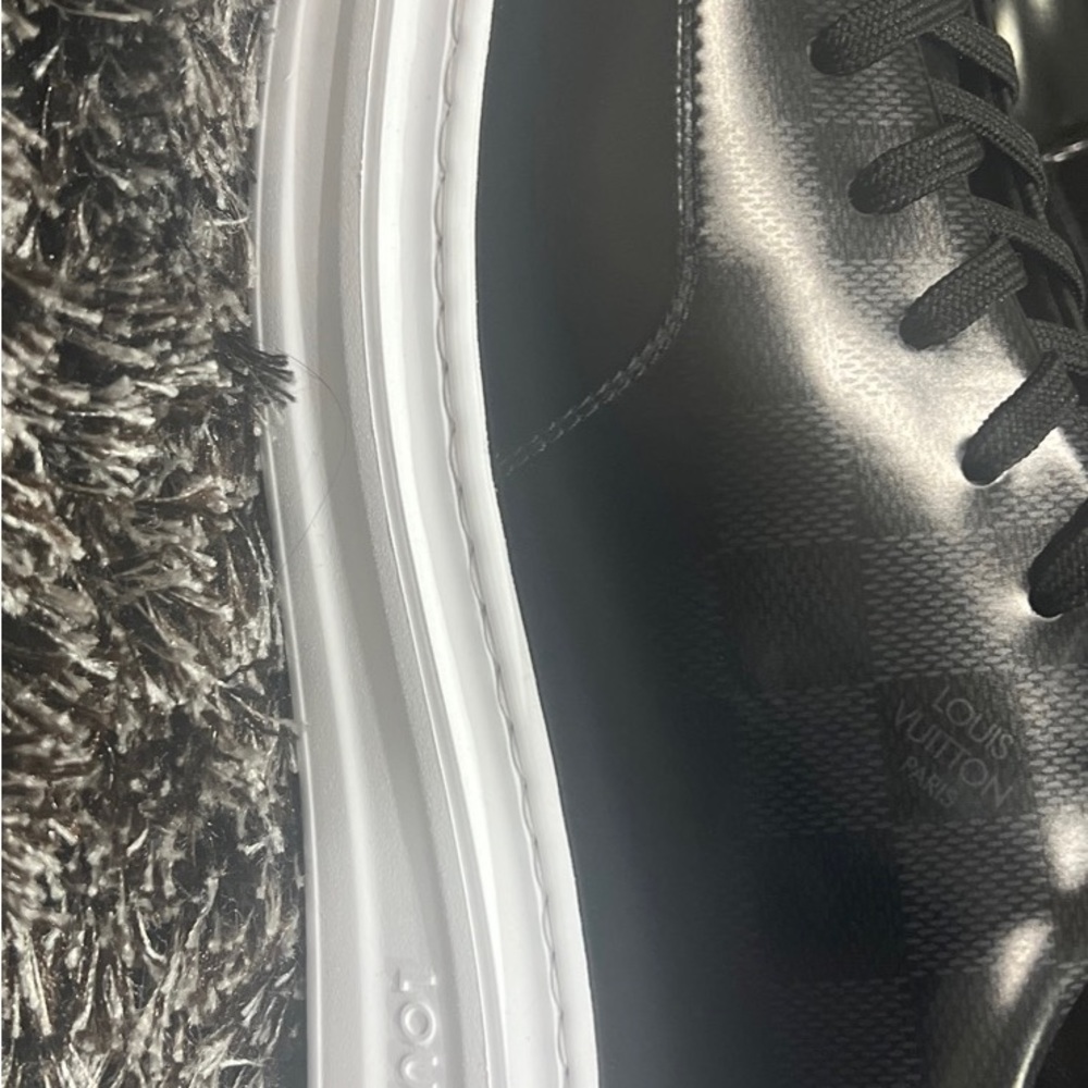 LV Men sneakers - Picture 7 of 7